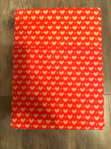 Pink heart valentine book - pink,